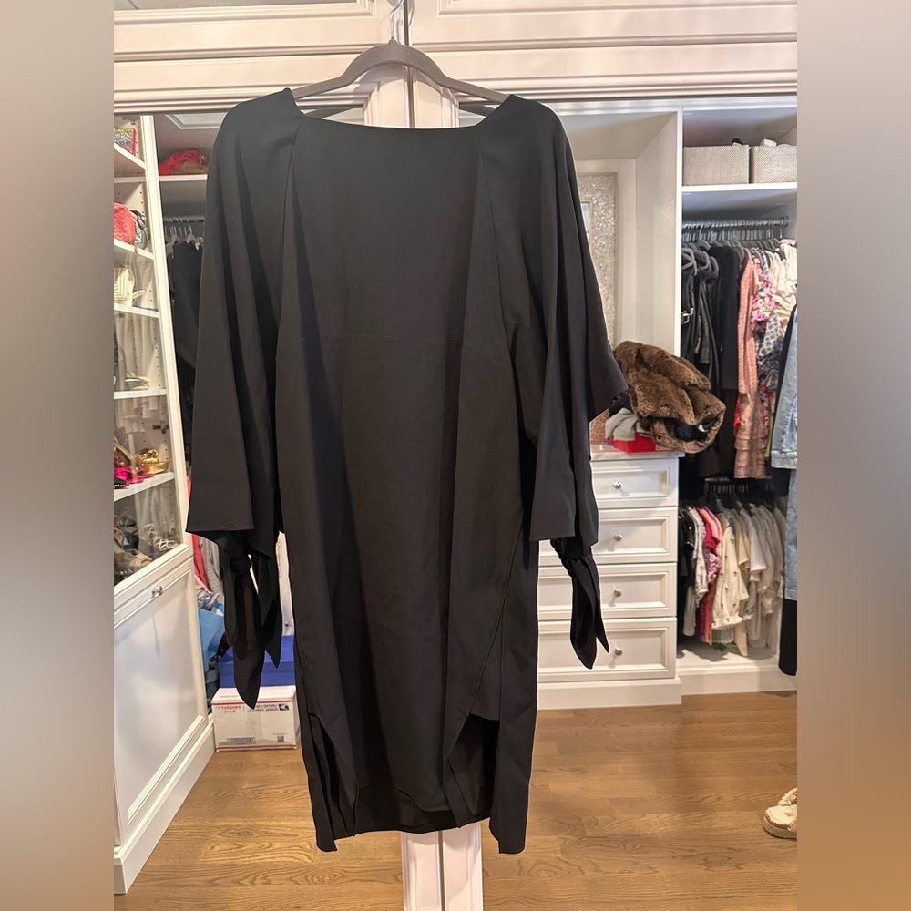 Chloe black knee length robe dress. Size 36 4-6.